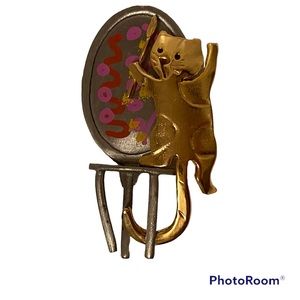 ULTRA CRAFT BROOCH PIN CAT ARTIST PALETTE PAINT BRUSH GOLD TONE PEWTER FELINE